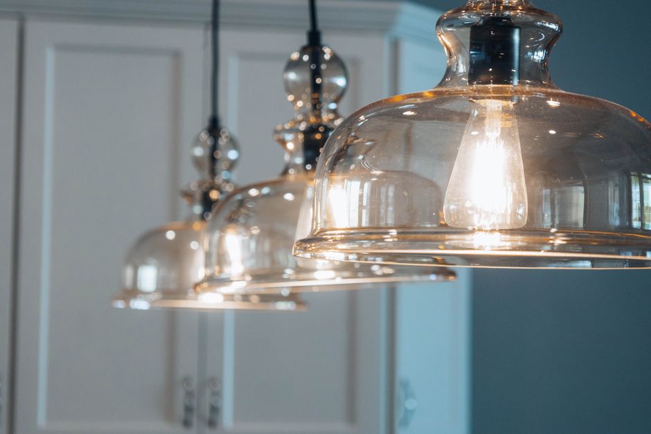 Hoe landelijke hanglampen sfeer en stijl in elk interieur brengen